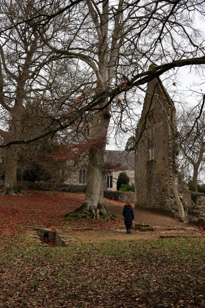 英国牛津郡温德拉什河畔明斯特洛弗尔厅遗址图片下载