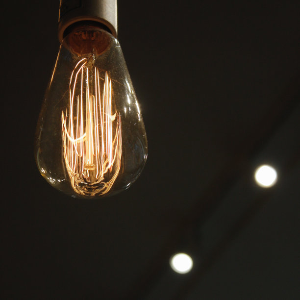 单灯爱迪生灯泡，开，背景灯图片下载