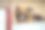 德国牧羊犬露出牙齿，愤怒地越过栅栏。图片下载