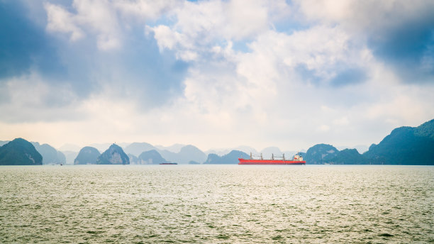 下龙湾的早晨图片下载