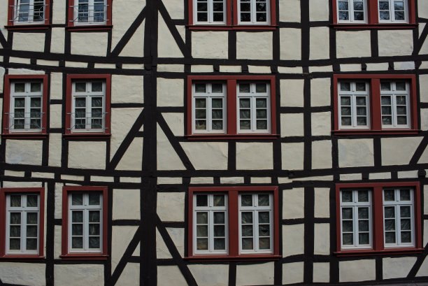 半木质结构房屋图片下载