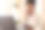 年轻微笑开朗的非洲妇女支付信用卡在互联网上图片下载