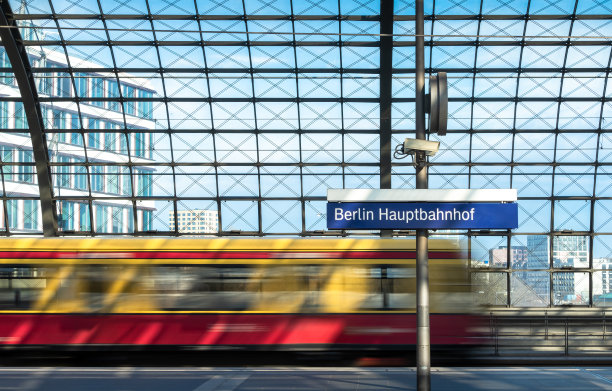 火车站火车运动模糊图片下载