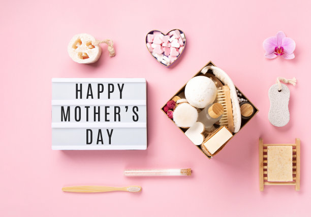 自然环保美容，护肤产品概念。零废物浴室，温泉配件在粉红色的背景。图片下载