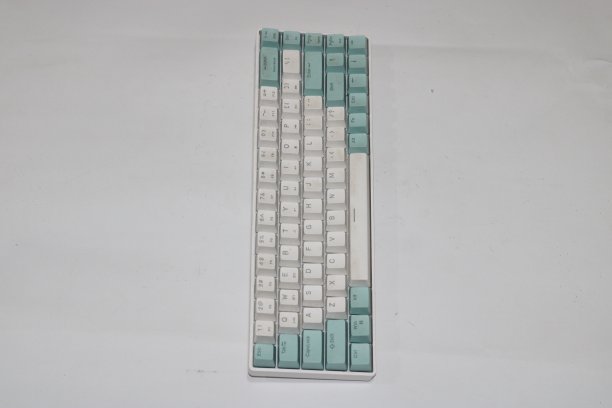 键盘照片与白色背景图片下载