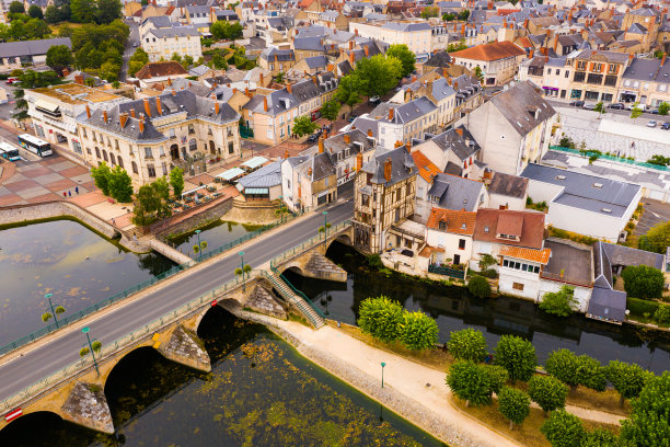 鸟瞰法国城市维尔松图片下载