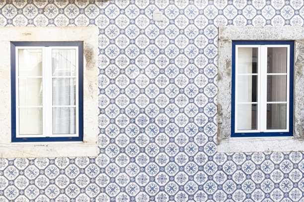 Azejulos墙瓷砖，典型的葡萄牙建筑。传统马赛克背景图片下载