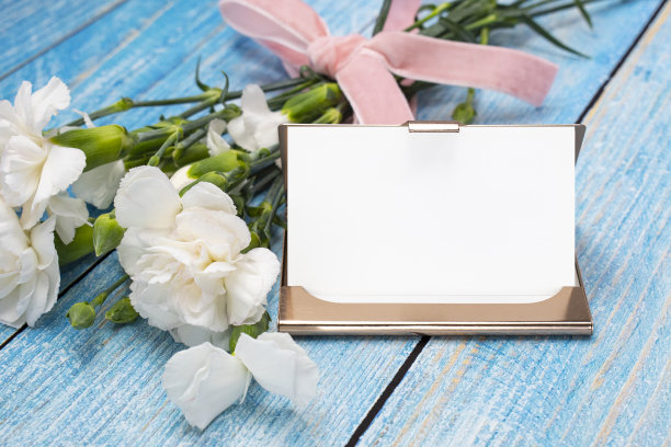 康乃馨和名片模型图片下载