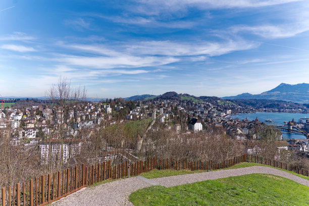 美丽的瑞士古镇风景。图片下载