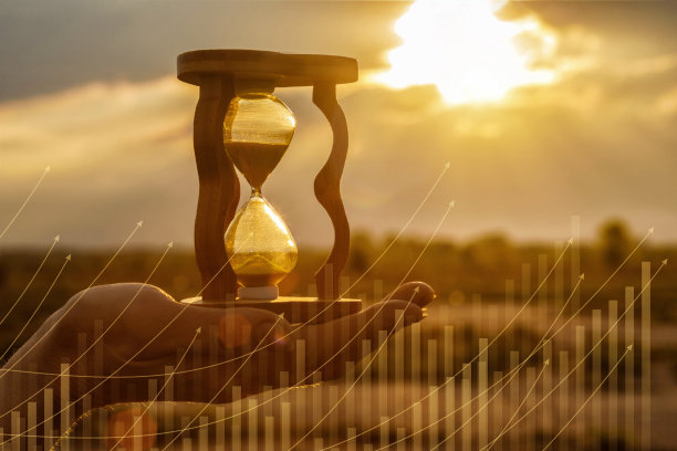 是时候获得成功和经济发展了。图片下载