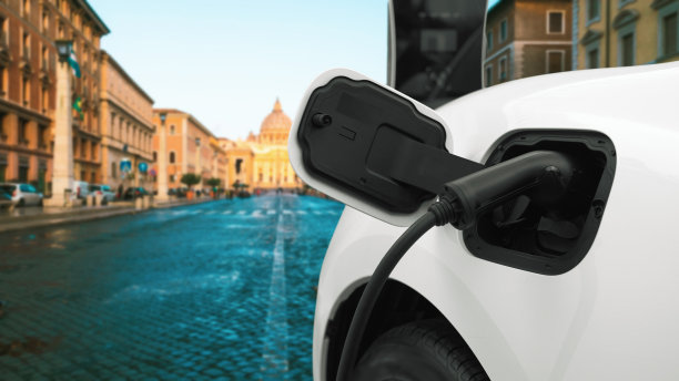 梵蒂冈充电站的渐进式电动汽车充电电池。图片下载