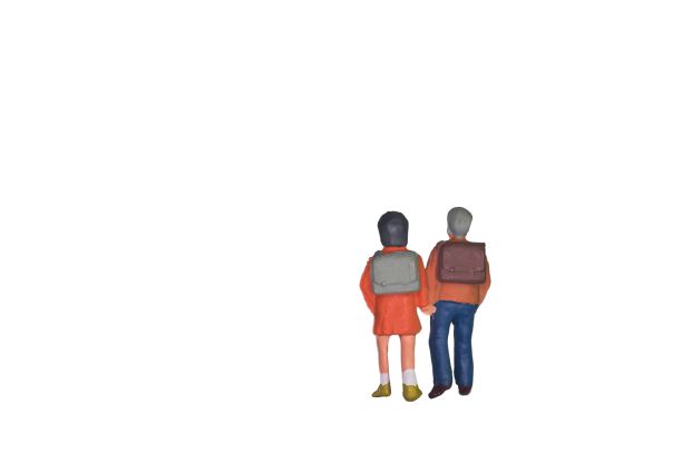 书包被隔离在白色背景上的学生图片下载