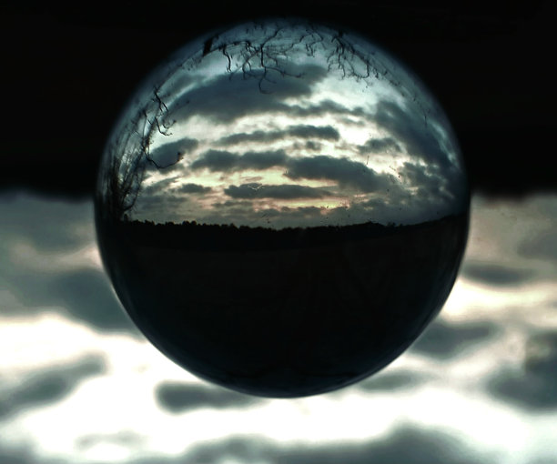 镜中奇遇图片下载