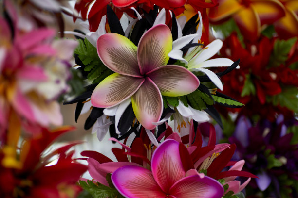 美丽的人造花饰品图片下载