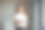 女建筑师站在正在翻修的房子里使用平板电脑图片下载