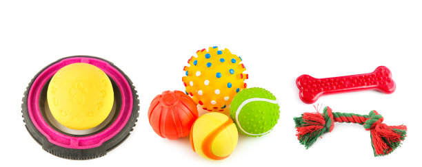 狗玩具孤立在白色。拼贴画。文本的空闲空间。宽的照片。图片下载