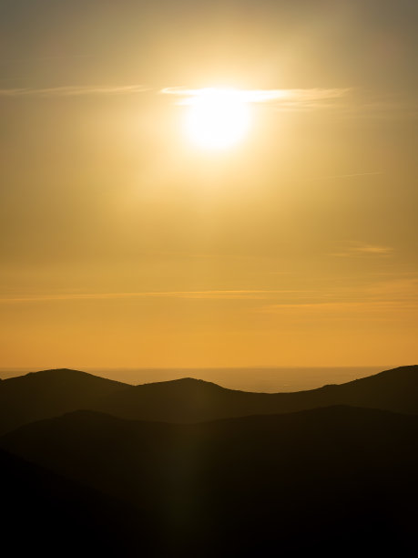 山上的日落图片下载