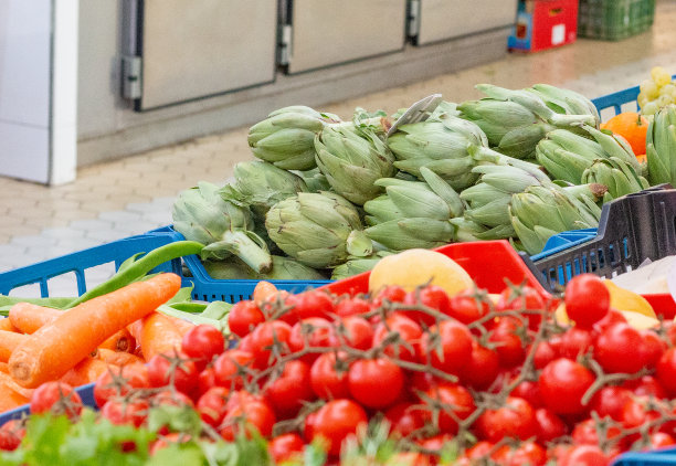 西班牙瓦伦西亚中央市场的洋蓟图片下载