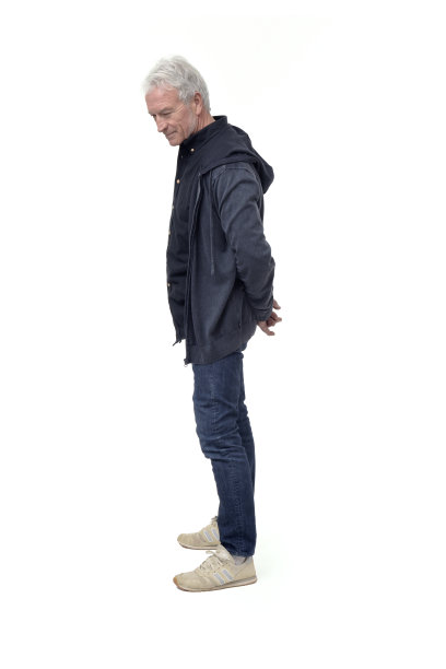 男子被隔离在白色背景上图片下载