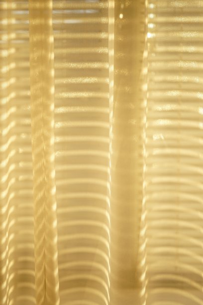 阳光欧根纱薄纱与金色阳光图片下载