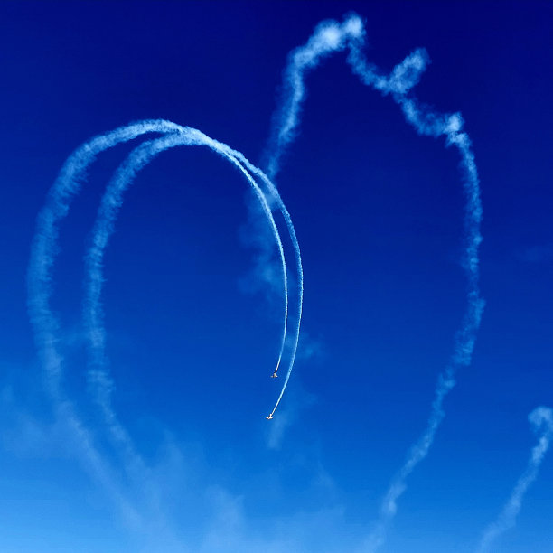 飞机的心图片下载