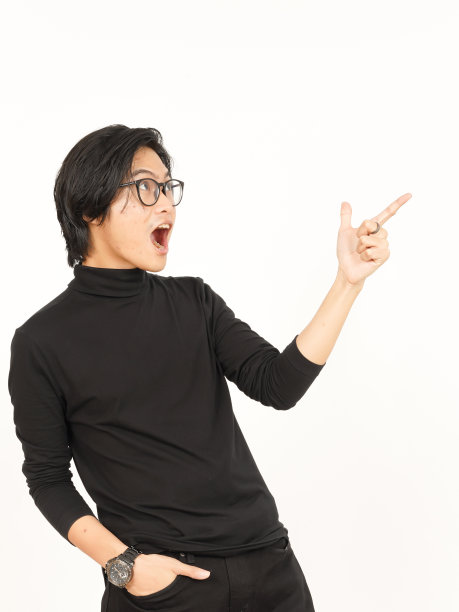 展示产品，用食指指着一侧，与哇脸英俊的亚洲男子隔离图片下载