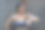 女人在城里锻炼。图片下载
