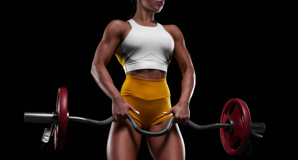 健身房里举杠铃锻炼的健身女孩，健美概念图片下载