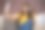 一个兴奋的女孩享受音乐的肖像图片下载
