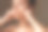 年轻女子用手抚摸她的脸按摩她的下巴。年轻化、拉皮、塑形图片下载