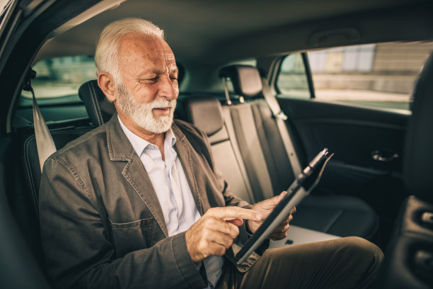 在他走进办公室之前，工作就已经开始了图片下载