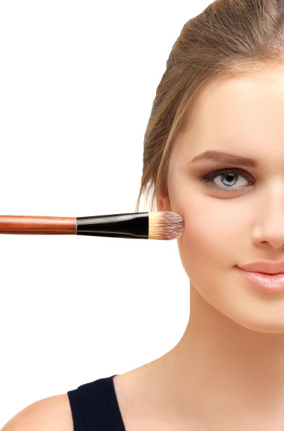 上妆，修容。给女人化妆。图片下载