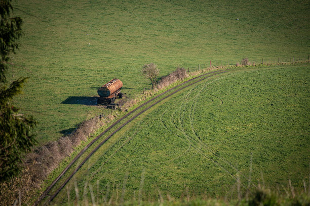 废弃的油轮图片下载
