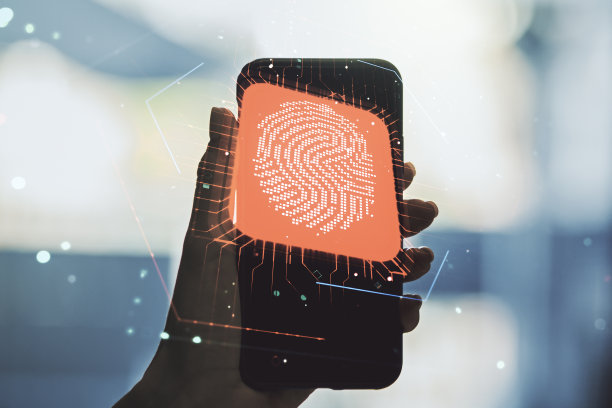 多重曝光抽象指纹扫描界面和手与手机的背景，数字接入概念图片下载