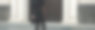 穿着黑色外套的优雅女士图片下载