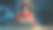 年轻黑人女性晚上在创意办公室的笔记本电脑前工作。快乐的多民族项目经理写电子邮件，在线研究项目计划细节。图片下载
