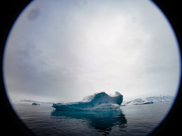 南极海的冰山图片下载