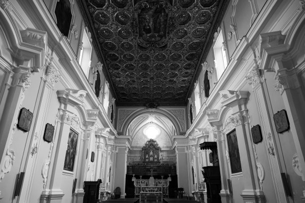 特亚诺。圣弗朗西斯科教堂。图片下载