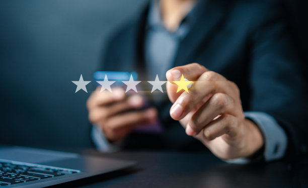 顾客满意度调查、商户手持微笑图标满意度、服务体验评分在线申请、顾客评价产品服务质量、满意度反馈评审。图片下载