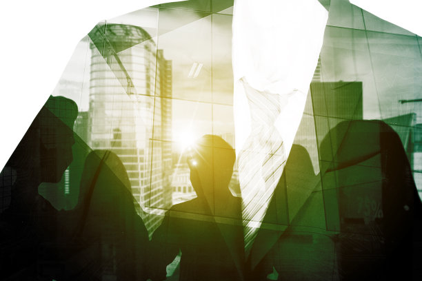 男领导和他的员工的双重曝光图片下载