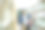 学生在图书馆挑选和阅读书籍。图片下载