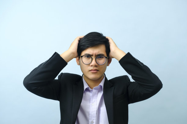 商人的肖像，压力和沮丧的工作。图片下载