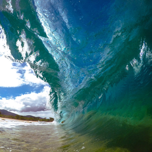 地点:毛伊岛的大海滩。图片下载