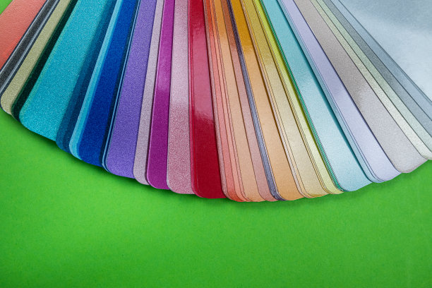 颜色采样器的顶部视图，用于在平原背景上隔离的墙壁或家具。图片下载