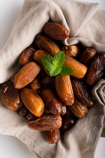 白底，木盘，枣干。图片下载