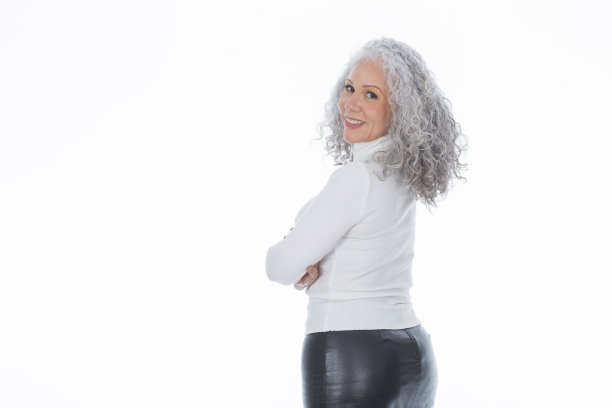 高管的肖像看着相机穿着她的衣服参加会议图片下载