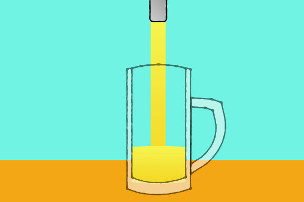 用生啤机把啤酒倒进马克杯图片下载