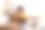 博主吉他手。非裔美国女孩博主弹吉他说话的网络摄像头录制vlog。社交媒体上有影响力的女性在家中直播。音乐内容创作者广播教程。图片下载