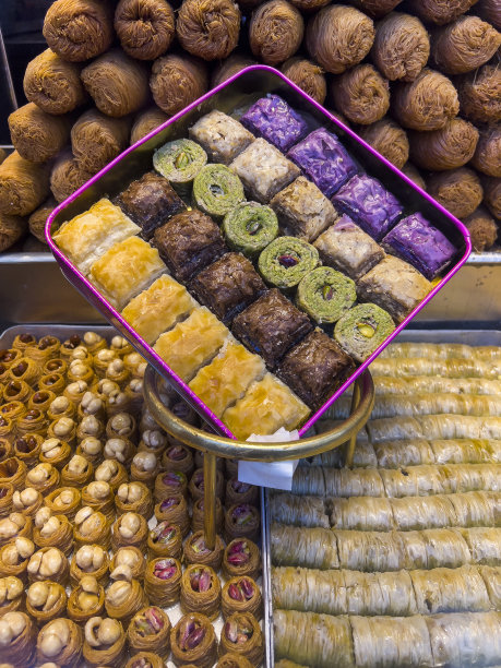 土耳其果仁蜜饼类型呈方形礼盒图片下载