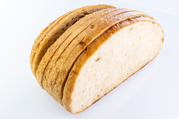白色背景上的切片面包图片下载